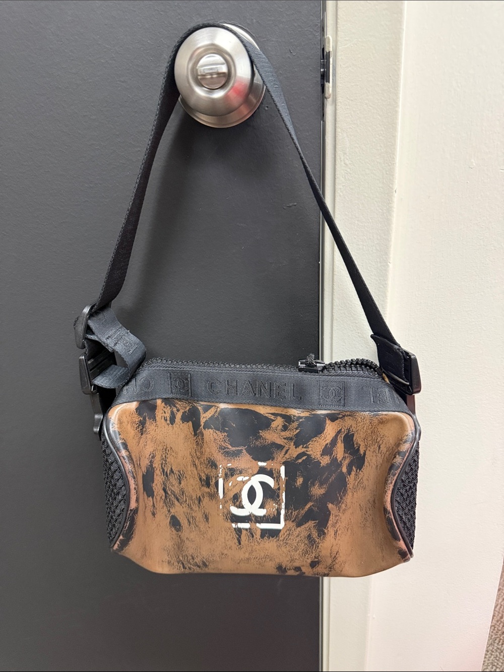 Chanel Sport Ligne Gradient Shoulder Bag*Limited
Edition - pre-owned-- - Picture 2 of 5